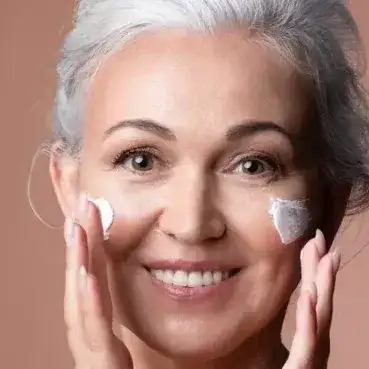 Leer información relacionada a 5 trucos para prevenir la aparición de arrugas en el rostro.