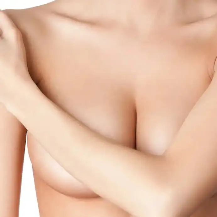 Leer información relacionada a Postoperatorio de aumento de pecho: ¿Qué debo saber?