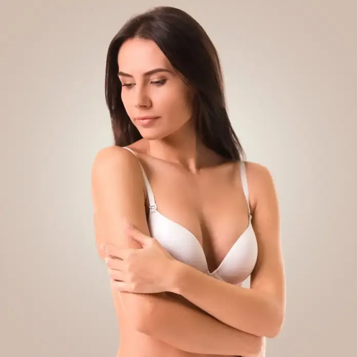 Quitar implantes de pecho: cirugía segura y profesional