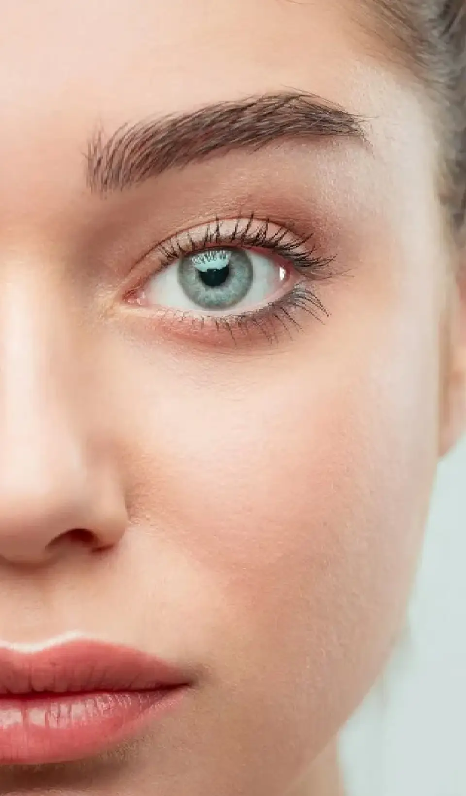 Injerto de cejas en Clínica EGOS