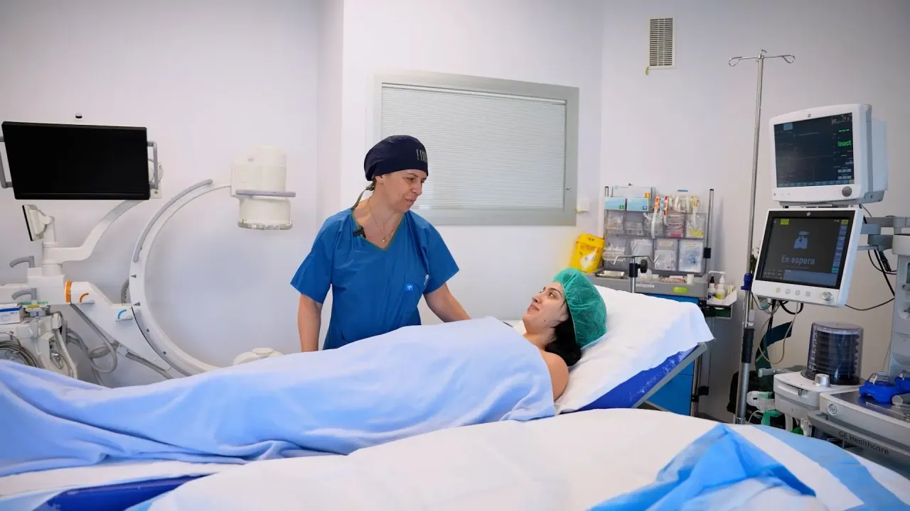 A ex-concorrente de “La Isla”, Valeria Ardila, realiza uma lipotransferência aos glúteos