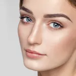 Injerto de cejas: Definidas y naturales