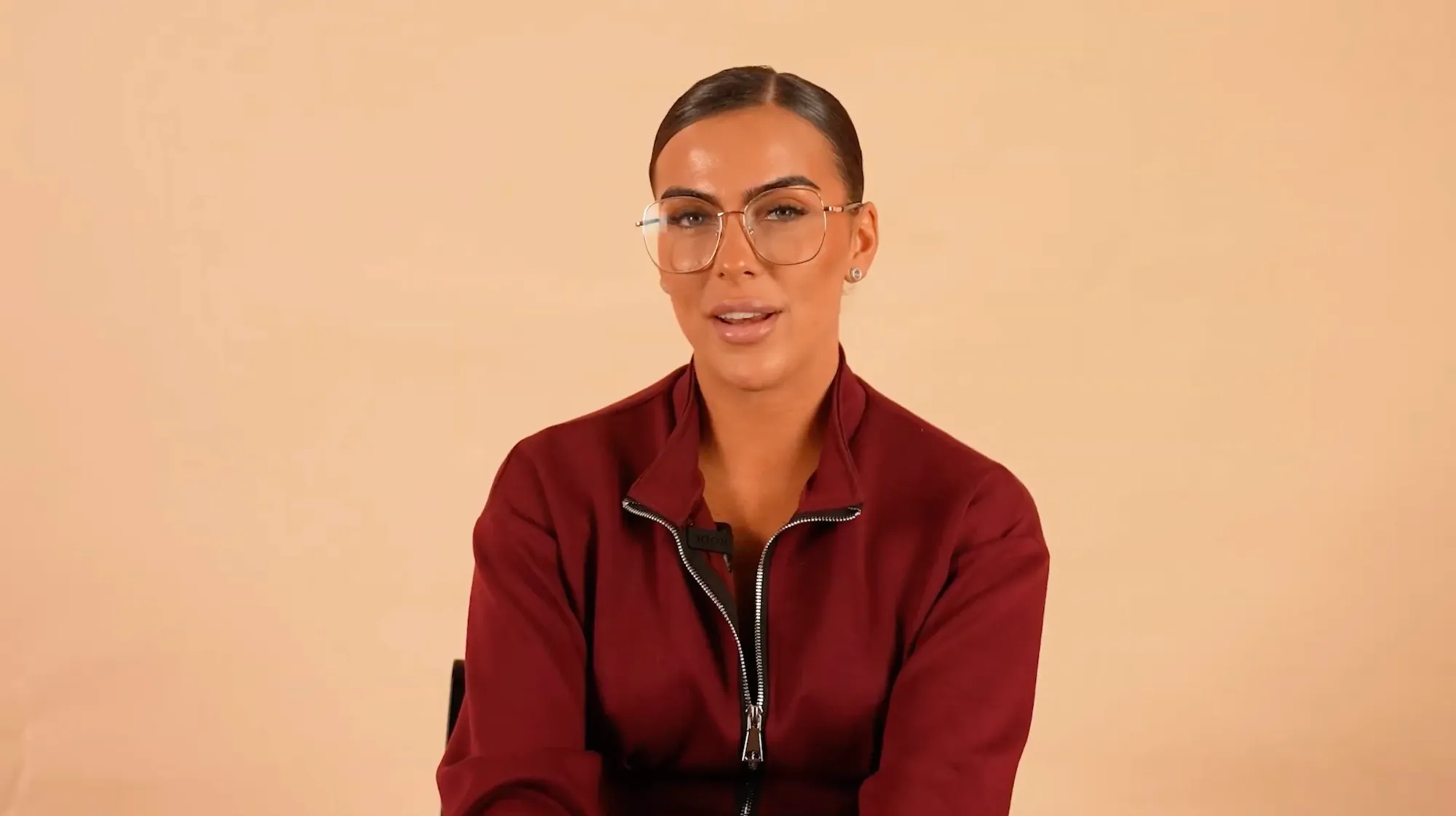 Erika trusts EGOS again to achieve her ideal buttocks