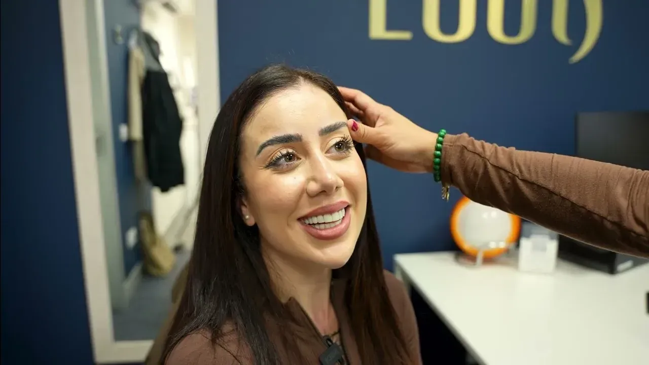 Lara softens frown lines with neuromodulation at Bloome