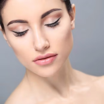 Micropigmentación Eyeliner: Define tu mirada